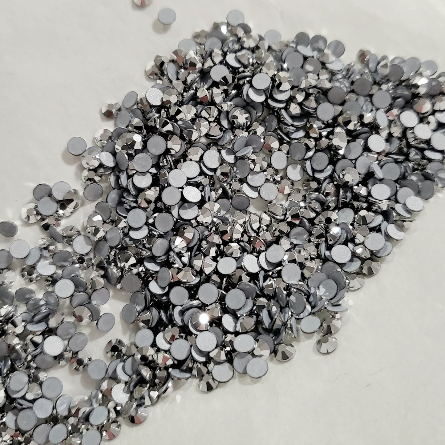 Wholesale Preciosa Flatback crystal No Hotfix - Crystal Labrador
